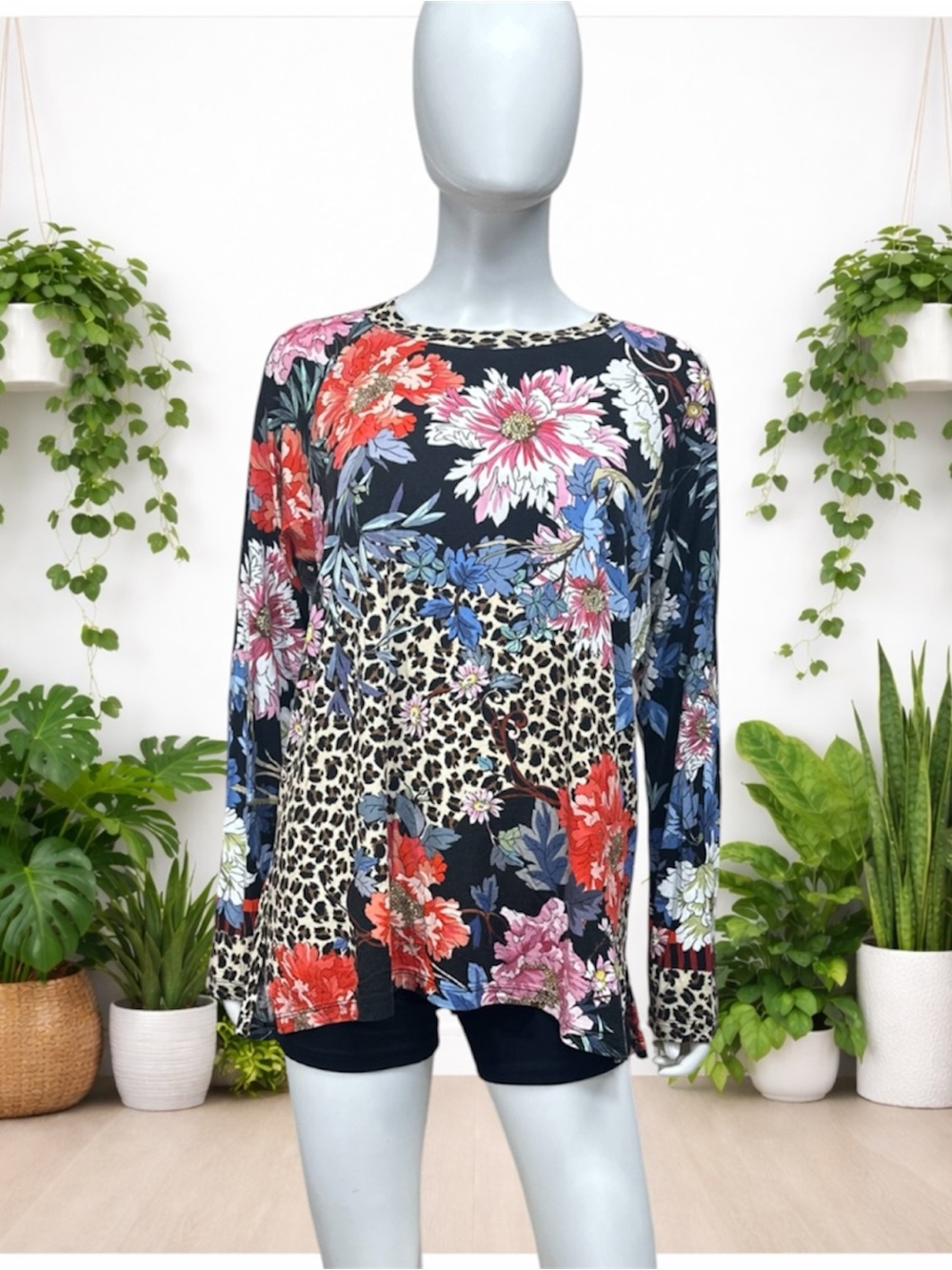 Johnny Was Floral Top | Size Large | Bamboo Blend Boho Top | Item #L19